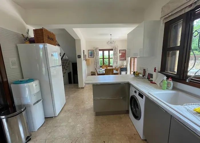 Cyprus Harbour View * Кирения