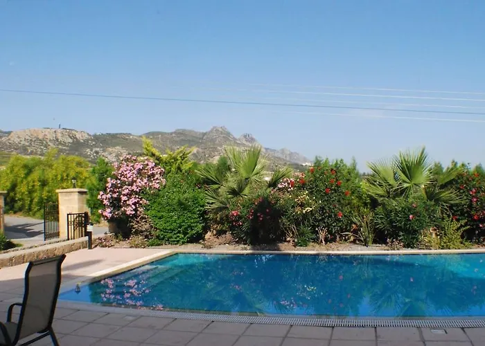 Cyprus Harbour View Вилла Кирения