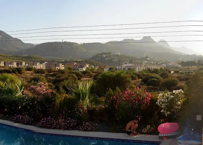 Cyprus Harbour View Вилла Кирения