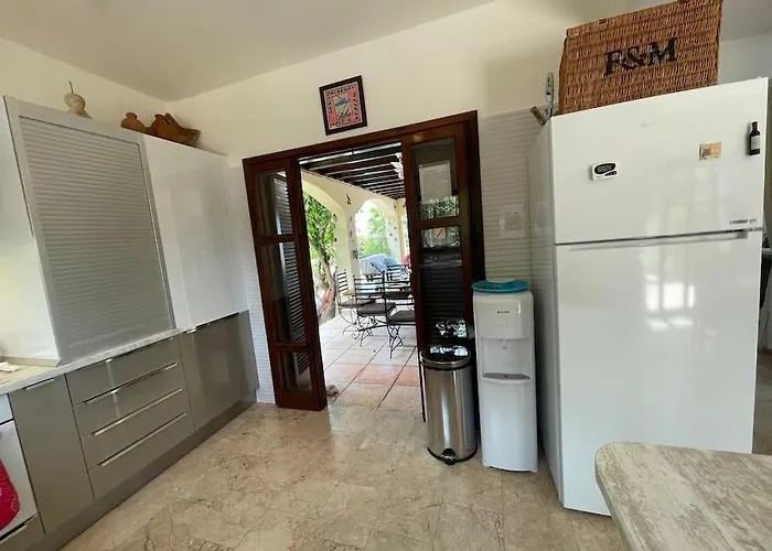 Cyprus Harbour View * Кирения