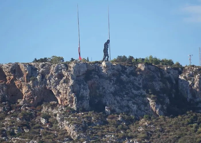 Cyprus Harbour View * Кирения