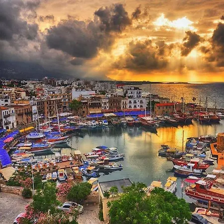 Cyprus Harbour View * 키레니아